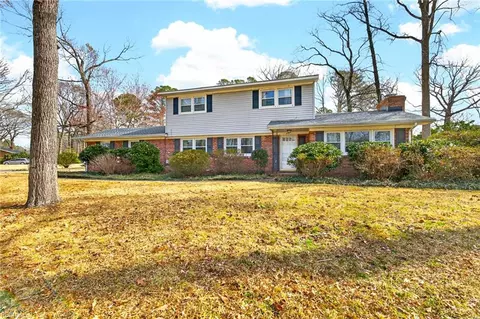 604 Kings Grant Rd, Virginia Beach, VA 23452