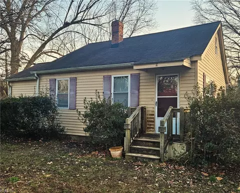 2 Boeing Ave, Hampton, VA 23669