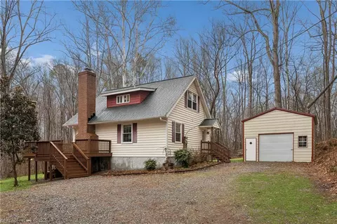 9830 Bacons Fort Rd, Gloucester, VA 23061