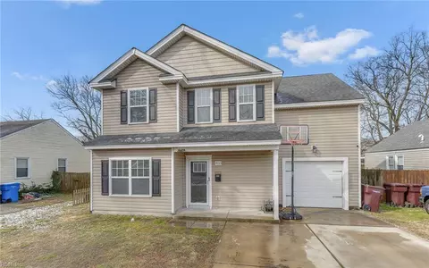 4110 1st St, Chesapeake, VA 23324