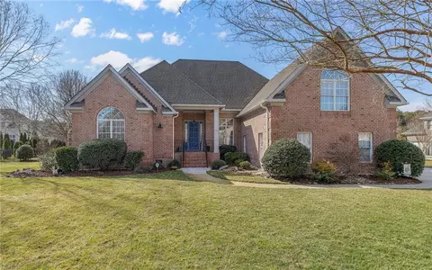 1632 Falls Brook Rn Run, Chesapeake, VA 23322