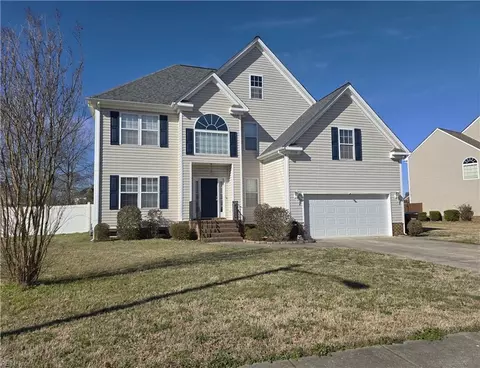 1330 Dominion Lakes Blvd, Chesapeake, VA 23320