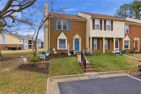 927 Still Harbor Cir, Chesapeake, VA 23320