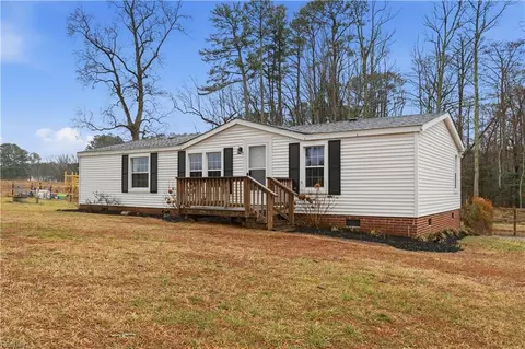5049 Indian Trl, Suffolk, VA 23434