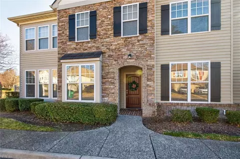 5564 Frog Pond Ln, Virginia Beach, VA 23455