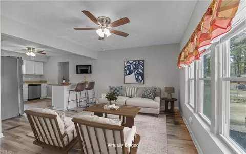 652 Kenneth Rd, Virginia Beach, VA 23462