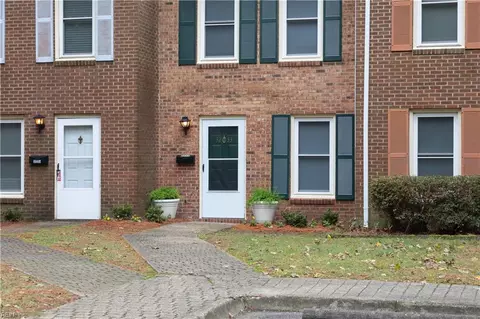 3235 Clover Hill Dr, Portsmouth, VA 23703