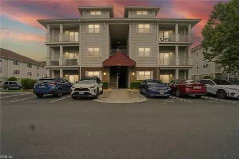 924 Southmoor Dr #204, Virginia Beach, VA 23455