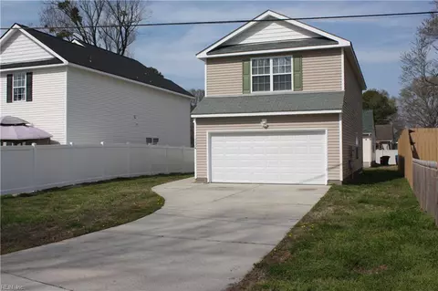 1082 Longstreet Ave #A, Virginia Beach, VA 23451