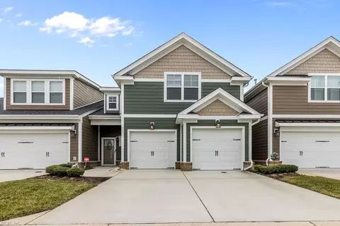202 Thornwood Dr, Suffolk, VA 23435