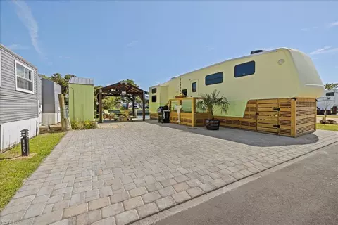 3665 Sandpiper Rd #157, Virginia Beach, VA 23456