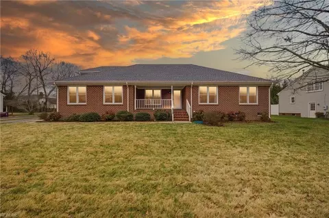928 Fox Ridge Trl, Chesapeake, VA 23322