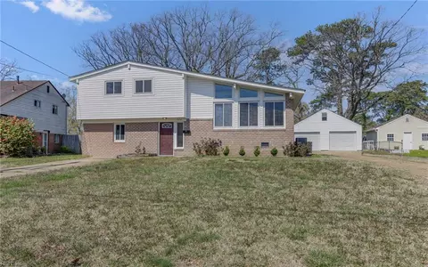 5458 Bayberry Dr, Norfolk, VA 23502