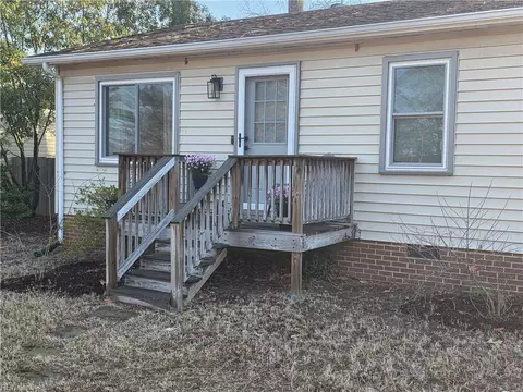 1399 Mercer Road Rd, Gloucester Point, VA 23062