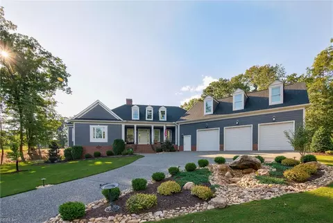 105 N Knob Hl, Williamsburg, VA 23188