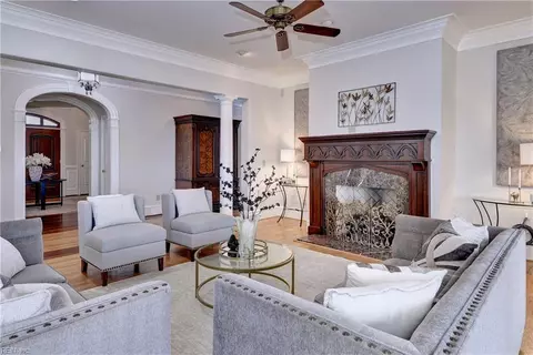Living - 2925 Barrets Pointe Rd, Williamsburg, VA 23185 photo 3 of 5