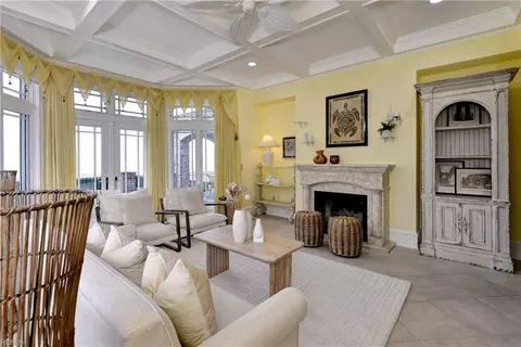 Living - 2925 Barrets Pointe Rd, Williamsburg, VA 23185 photo 5 of 5