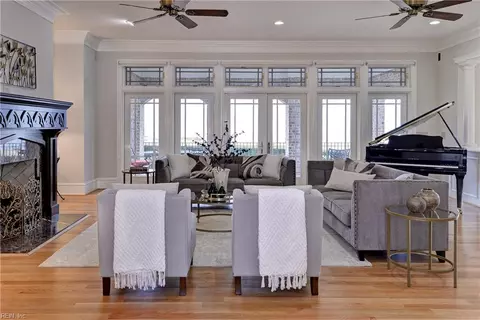 Living - 2925 Barrets Pointe Rd, Williamsburg, VA 23185 photo 1 of 5