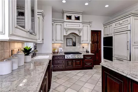 Kitchen - 2925 Barrets Pointe Rd, Williamsburg, VA 23185 photo 3 of 5