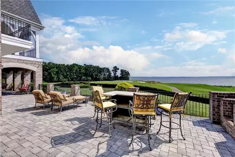 Exterior - 2925 Barrets Pointe Rd, Williamsburg, VA 23185 photo 7 of 10