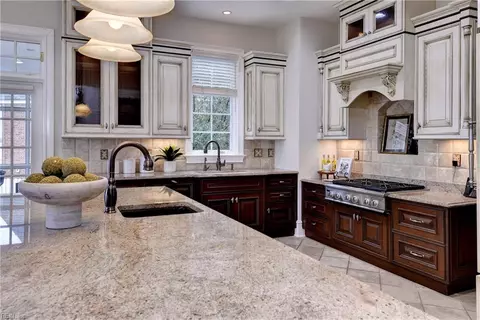 Kitchen - 2925 Barrets Pointe Rd, Williamsburg, VA 23185 photo 2 of 5
