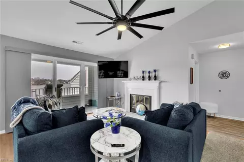 Living - 212 Dockside Dr #C, Hampton, VA 23669 photo 3 of 3