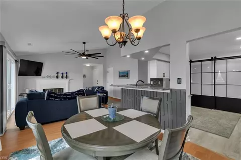 Dining - 212 Dockside Dr #C, Hampton, VA 23669 photo 2 of 4