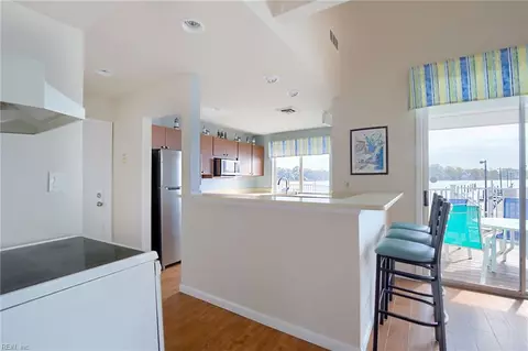 Kitchen - 212 Dockside Dr #C, Hampton, VA 23669 photo 6 of 6