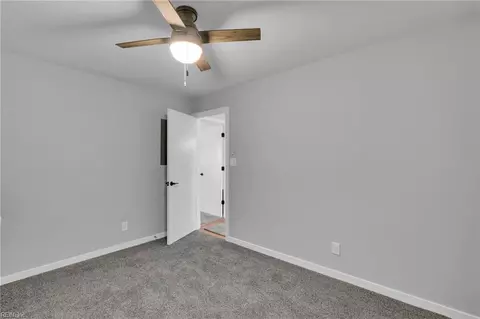 Bedroom - 212 Dockside Dr #C, Hampton, VA 23669 photo 4 of 4