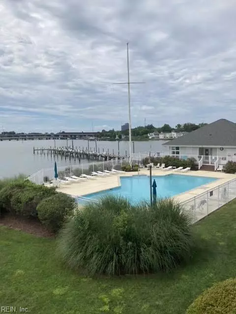 Exterior - 212 Dockside Dr #C, Hampton, VA 23669 photo 4 of 7