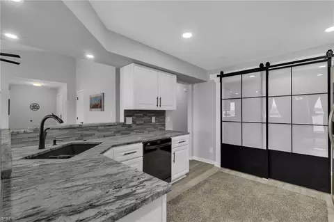 Kitchen - 212 Dockside Dr #C, Hampton, VA 23669 photo 3 of 6