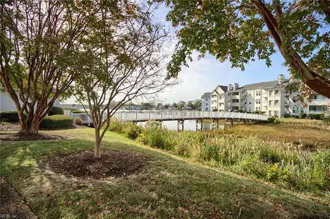 Exterior - 212 Dockside Dr #C, Hampton, VA 23669 photo 3 of 7