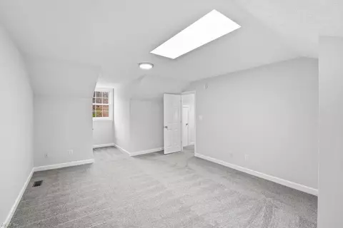Bedroom - 1704 Neptune Dr, Hampton, VA 23669 photo 6 of 8