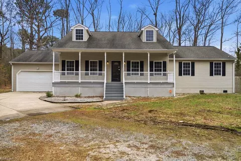 Exterior - 1704 Neptune Dr, Hampton, VA 23669 photo 2 of 7