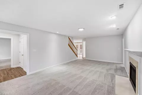 Living - 1704 Neptune Dr, Hampton, VA 23669 photo 2 of 4