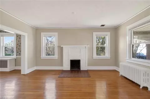 Living - 5711 Cornick Rd, Norfolk, VA 23502 photo 3 of 8