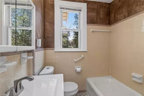 Bath - 5711 Cornick Rd, Norfolk, VA 23502 photo 1 of 2
