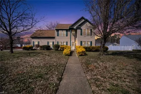 6 Gallaer Ct, Hampton, VA 23666