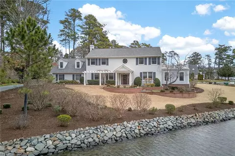 916 Oriole Dr, Virginia Beach, VA 23451