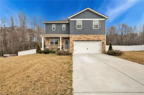 106 Regency Ln, Franklin, VA 23851