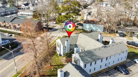 652 Pinewood Dr, Virginia Beach, VA 23451