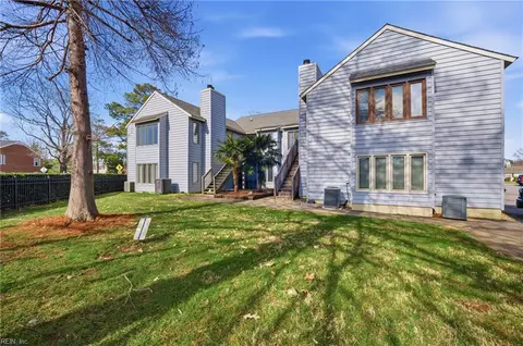 652 Pinewood Dr, Virginia Beach, VA 23451
