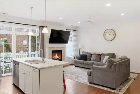 6 Village Park Ln, Poquoson, VA 23662