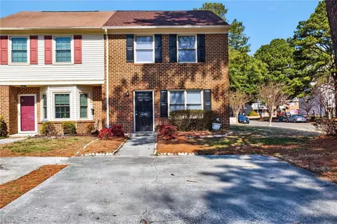 100 Haverstraw Ct, Yorktown, VA 23692