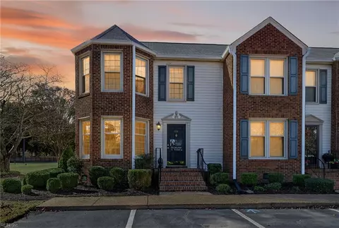 223 River Point Dr, Suffolk, VA 23434