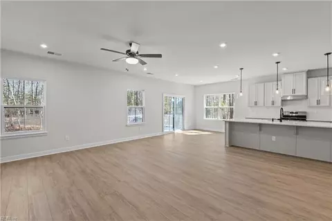 Living - 4783 Stephens Way, Gloucester, VA 23061 photo 3 of 3