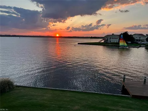 336 Whiting Ln, Virginia Beach, VA 23456