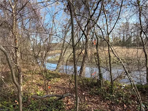 1208 Railroad Ave, Chesapeake, VA 23324