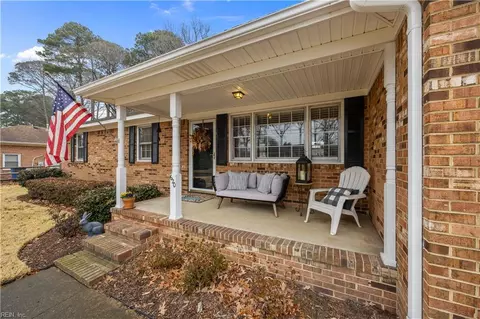 620 Norcova Dr, Chesapeake, VA 23320