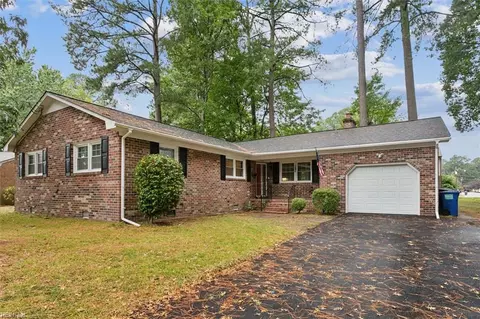 121 Burnham Pl, Newport News, VA 23606